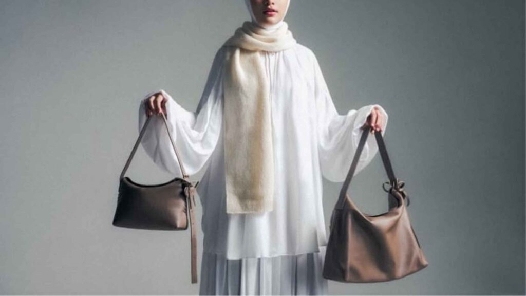 5 Fashion Item Wajib Buat Perempuan Aktif dan Tetap Stylish di Tengah Kesibukan