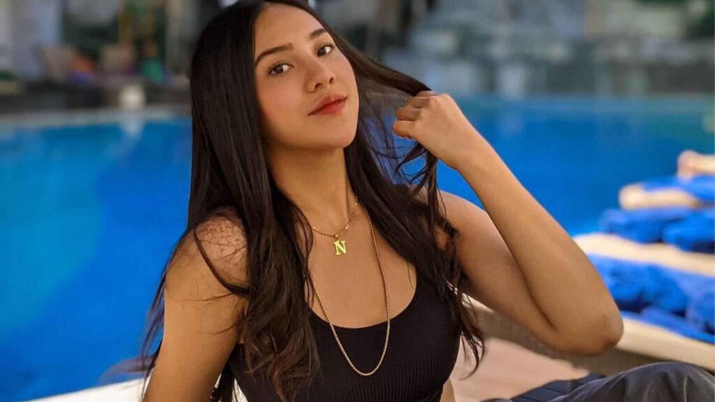 Gaya Anya Geraldine yang Makin Fashionable, Ini Item Wajib dan Kuncinya!