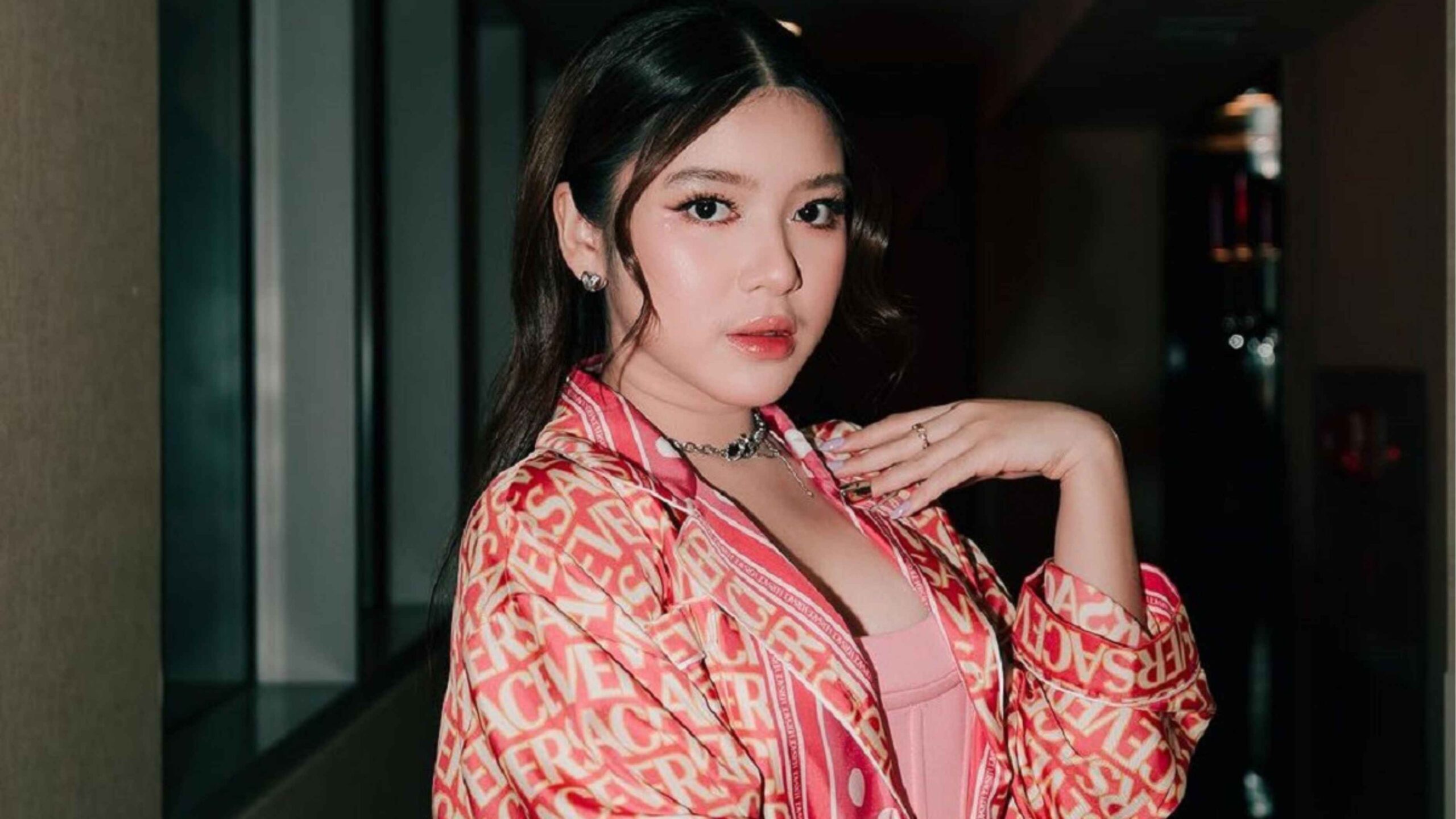 Fashion Stylish Tiara Andini Dari Panggung Musik ke Ikon Fashion Remaja