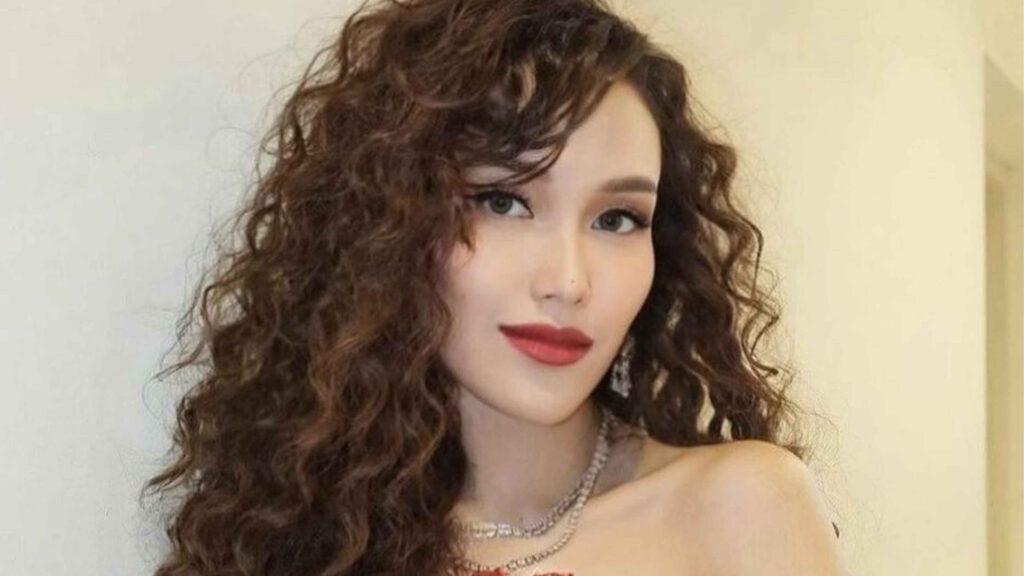 Gaya Ayu Ting Ting Terbongkar! Ini 5 Item Fashion yang Jadi Cirinya