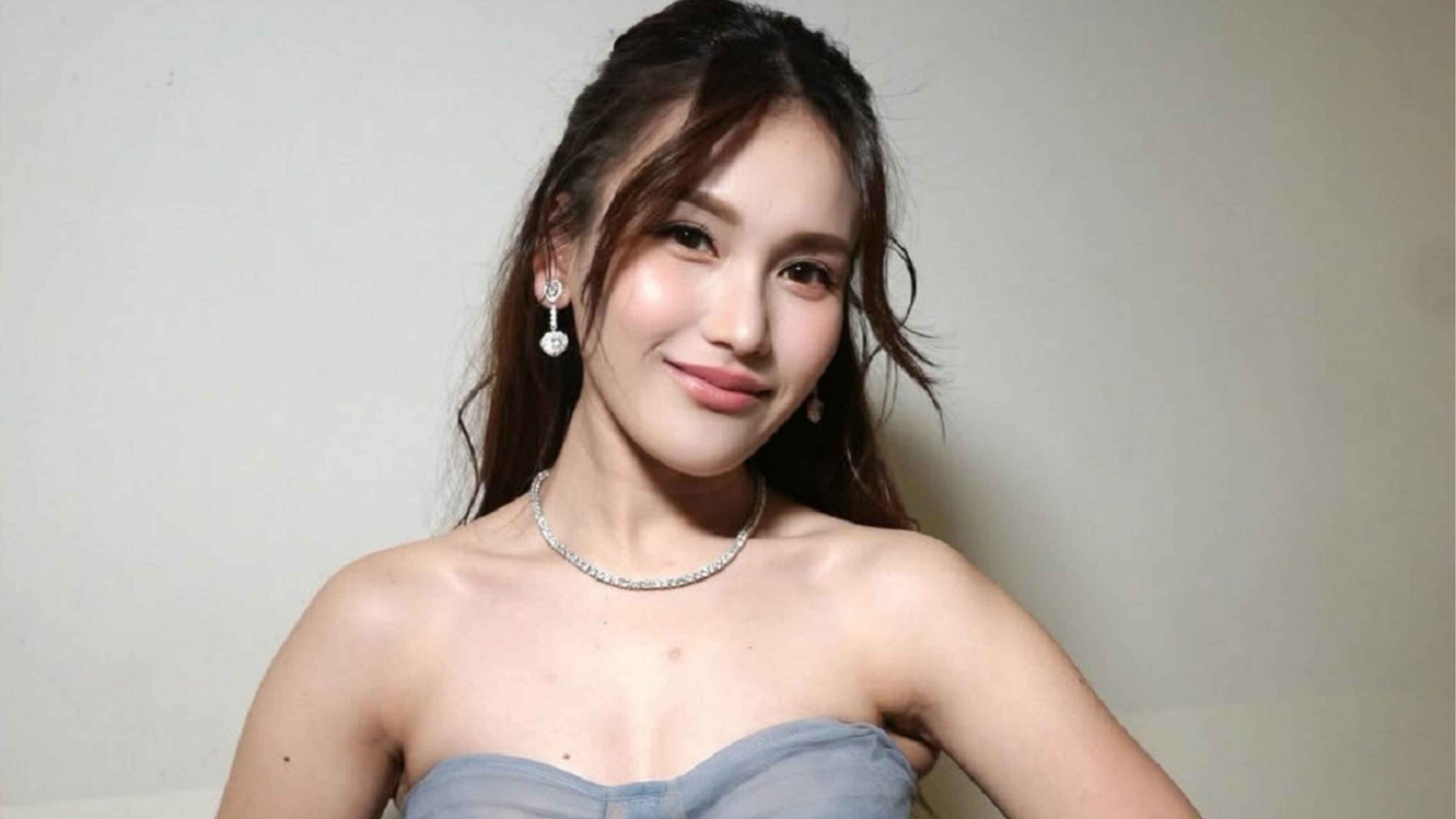 Gaya Ayu Ting Ting Terbongkar! Ini 5 Item Fashion yang Jadi Cirinya