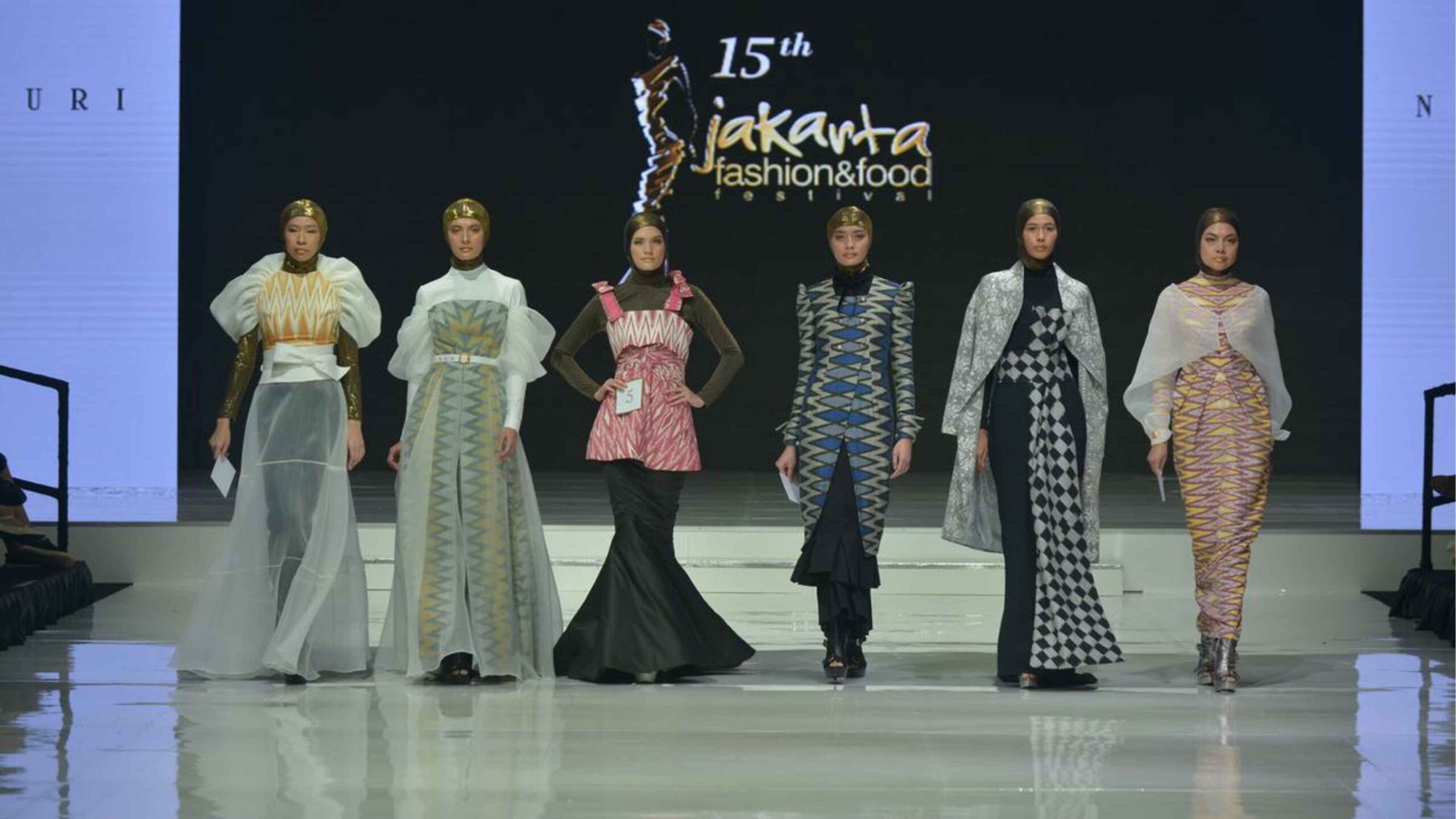 Hijab dalam Sentuhan Seni: Desainer Indonesia dan Ragam Karyanya