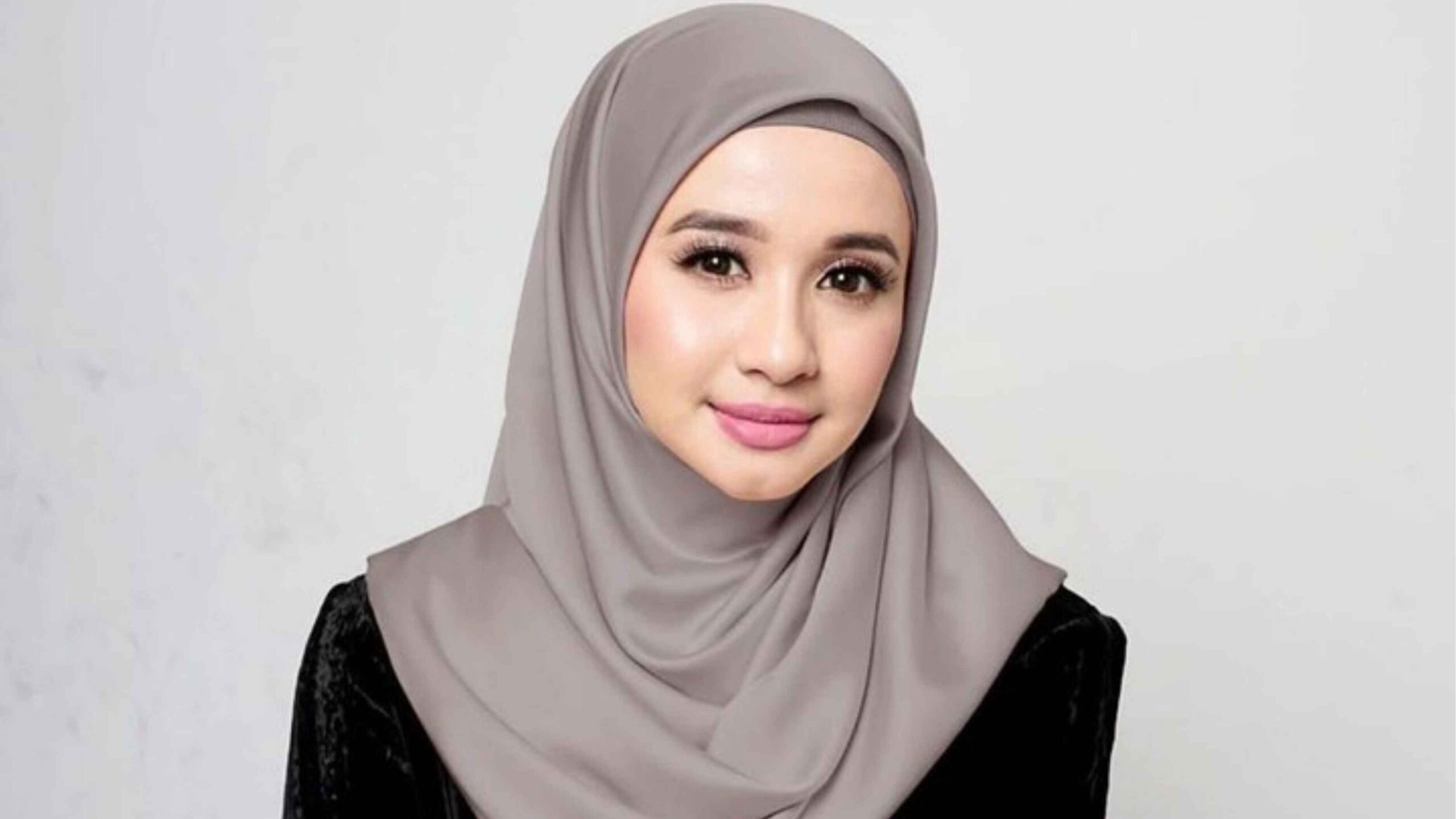 Laudya Cynthia Bella dan Outfit Hijab Modis yang Lagi Tren 2025