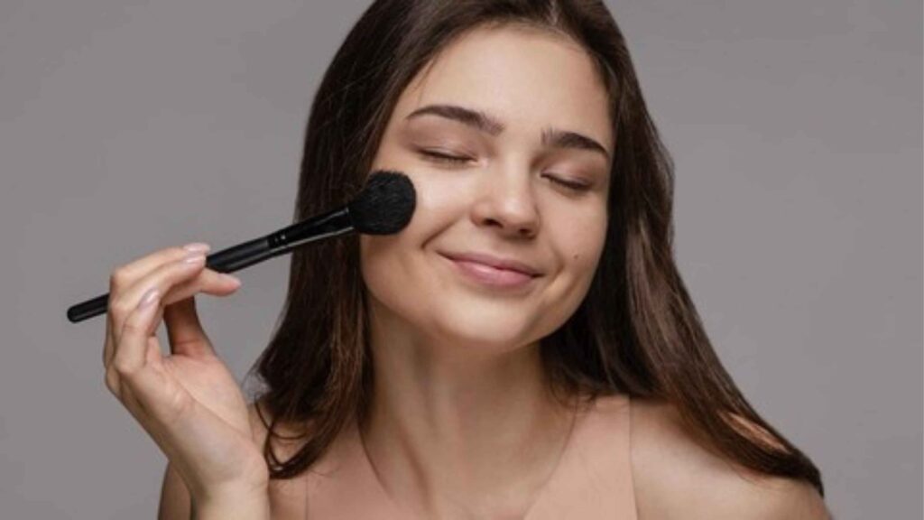 Makeup Natural Tapi Stunning, Ini Cara Biar Dibilang ‘No Makeup-Makeup Look’