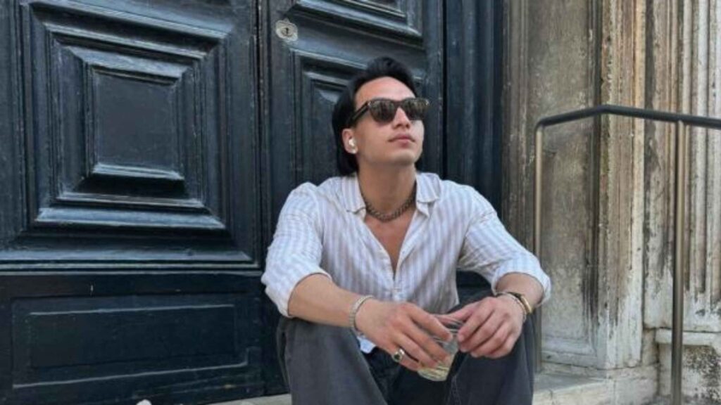 Outfit Jefri Nichol Simple Tapi Bikin Cewek Susah Fokus, Ini Detailnya!