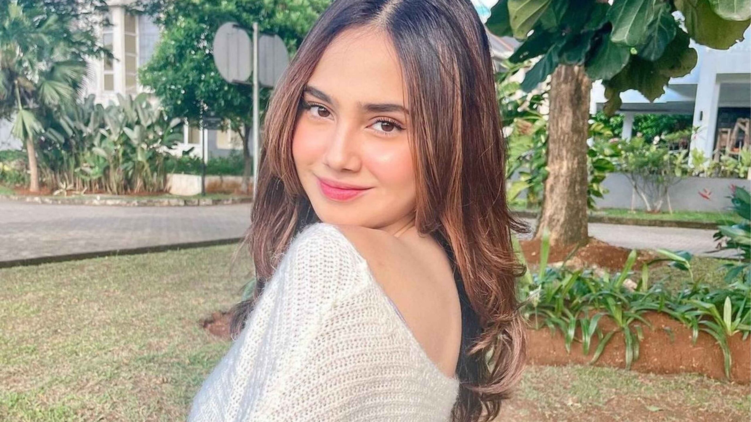 Outfit Tanpa Batas Syifa Hadju: Sederhana, Chic, dan Selalu Relevan