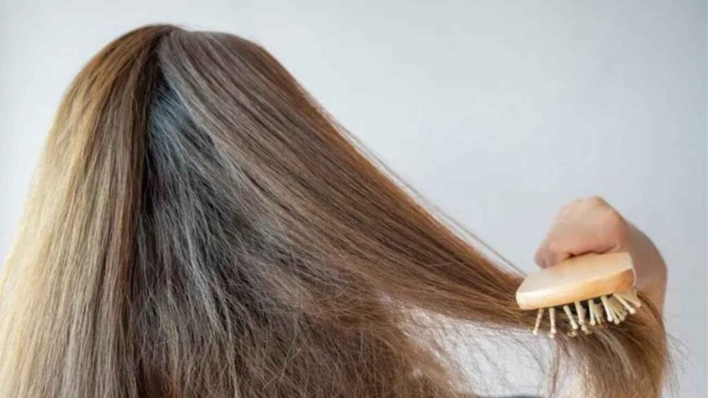 Perbedaan Rambut Rusak karena Pewarnaan vs Alat Styling, Kenali Sebelum Terlambat!