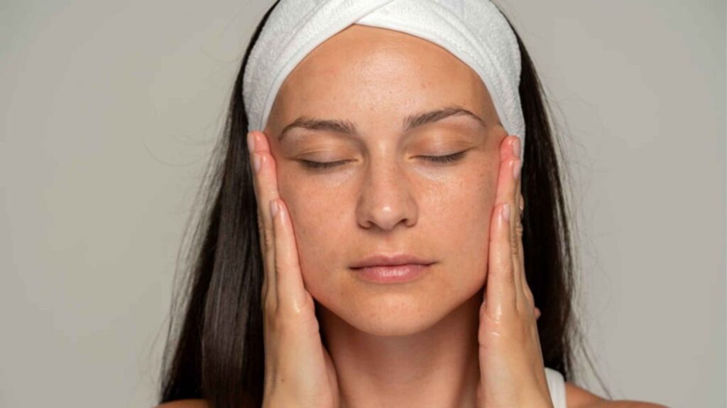 Cuma 5 Menit Setiap Pagi, Kulit Glowing Tanpa Skincare Mahal!