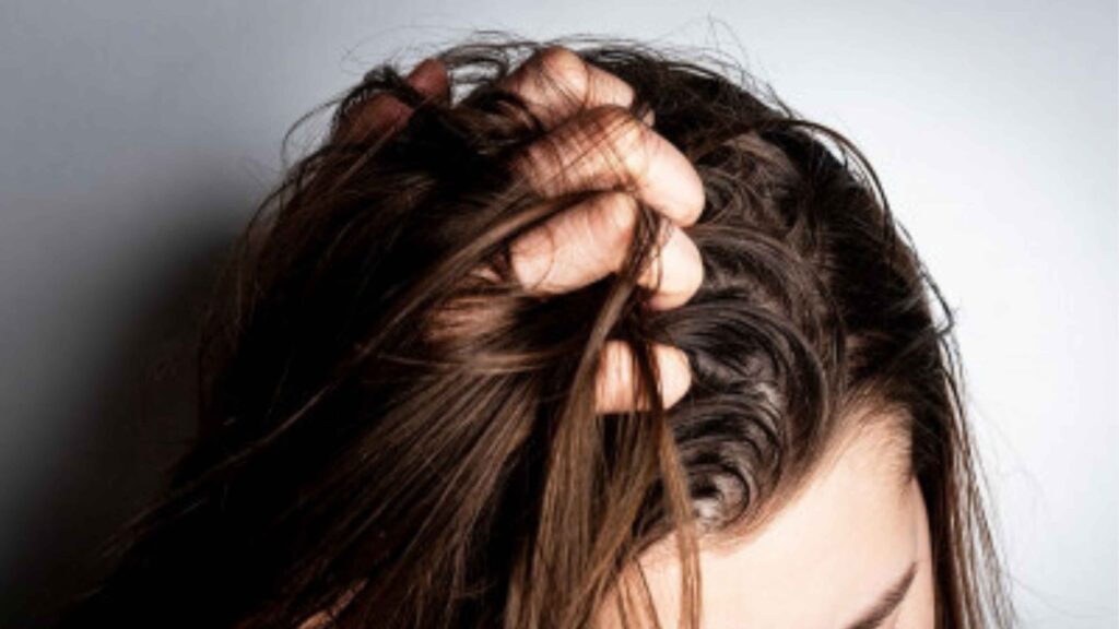 Rambut Berminyak Setelah Keramas? Ini 5 Kesalahan Umum yang Sering Terjadi
