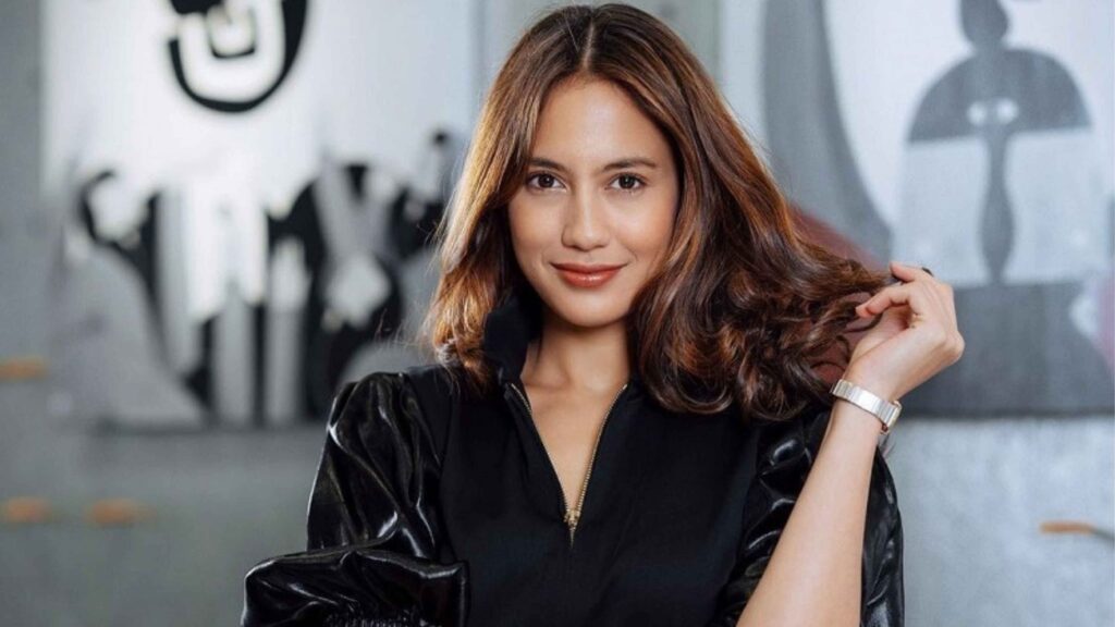 Outfit Ngantor Pevita Pearce